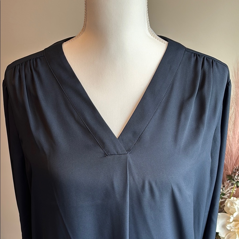 Elegant Navy Women's Blouse - Picture 3 of 9
